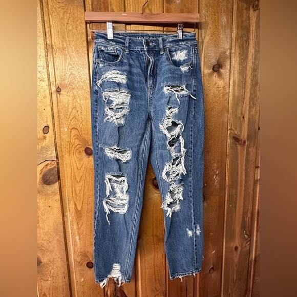 American Eagle Outfitters trendy ripped jeans - Picture 2 of 3